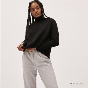 Everlane the cashmere square turtleneck in navy